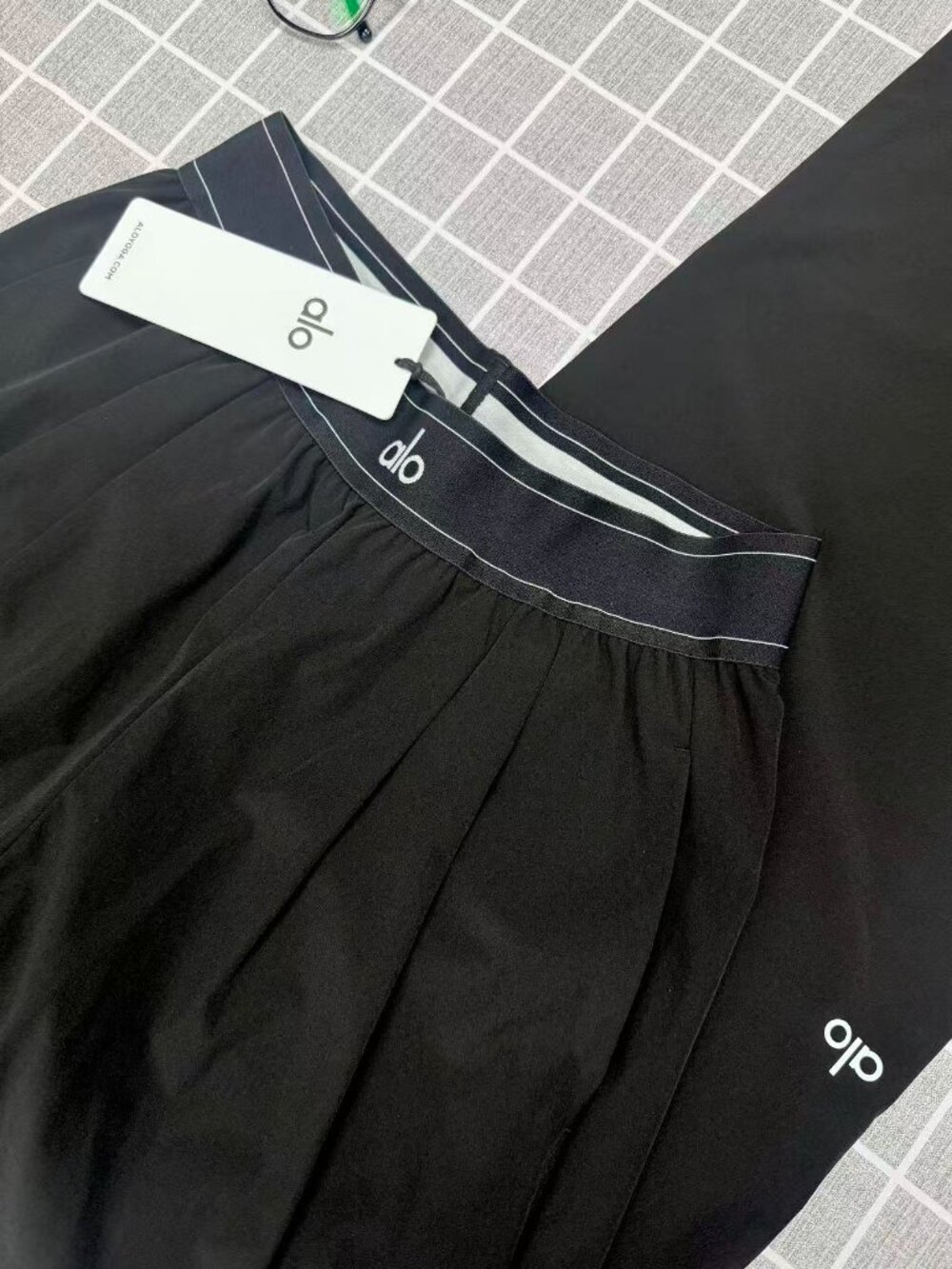 Brand new 😀💓ALO Yoga Women's Suit Up Black Trouser (Regular) - Picture 3 of 6